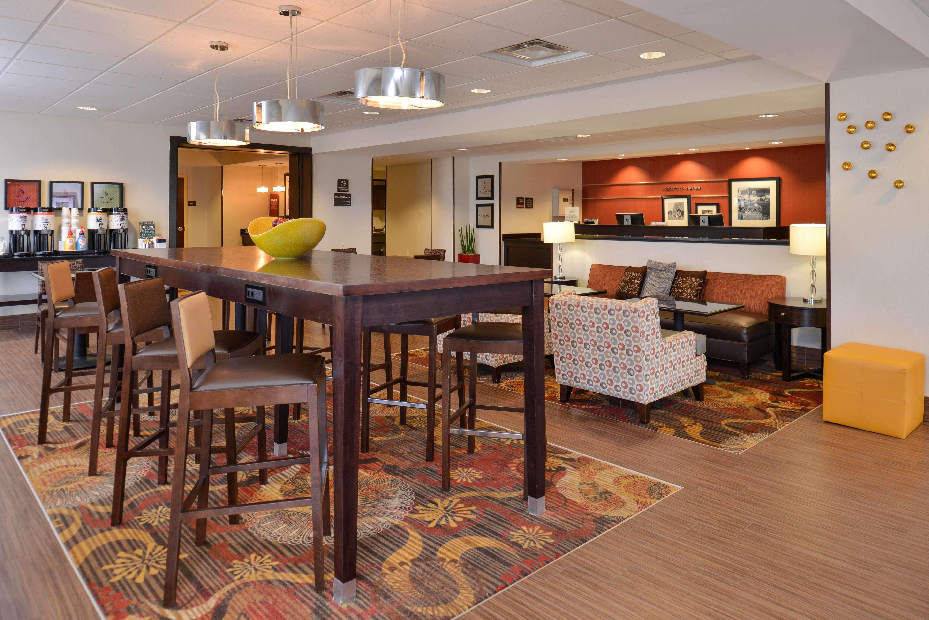 Hampton Inn Clarion Eksteriør bilde
