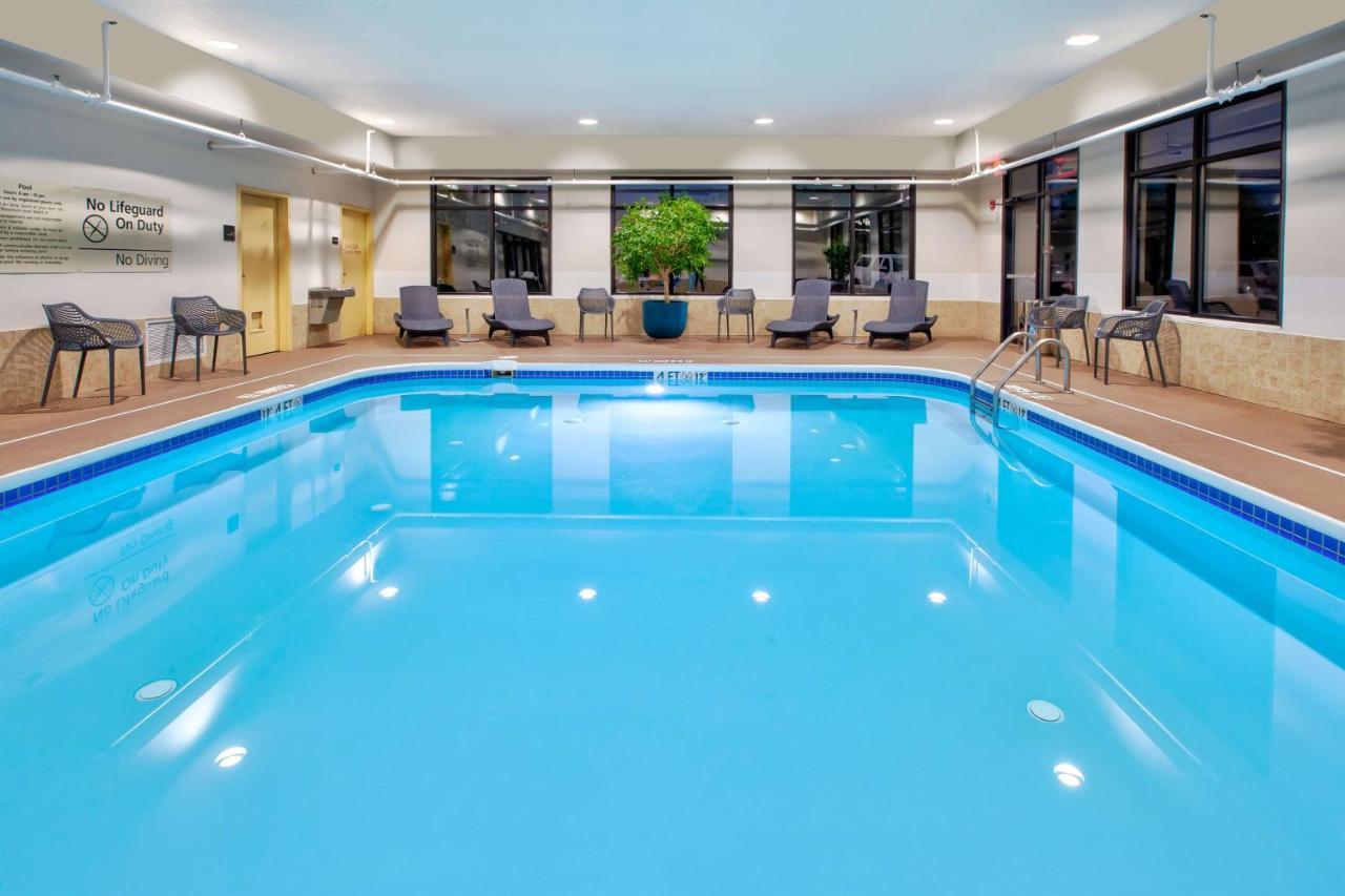 Hampton Inn Clarion Eksteriør bilde
