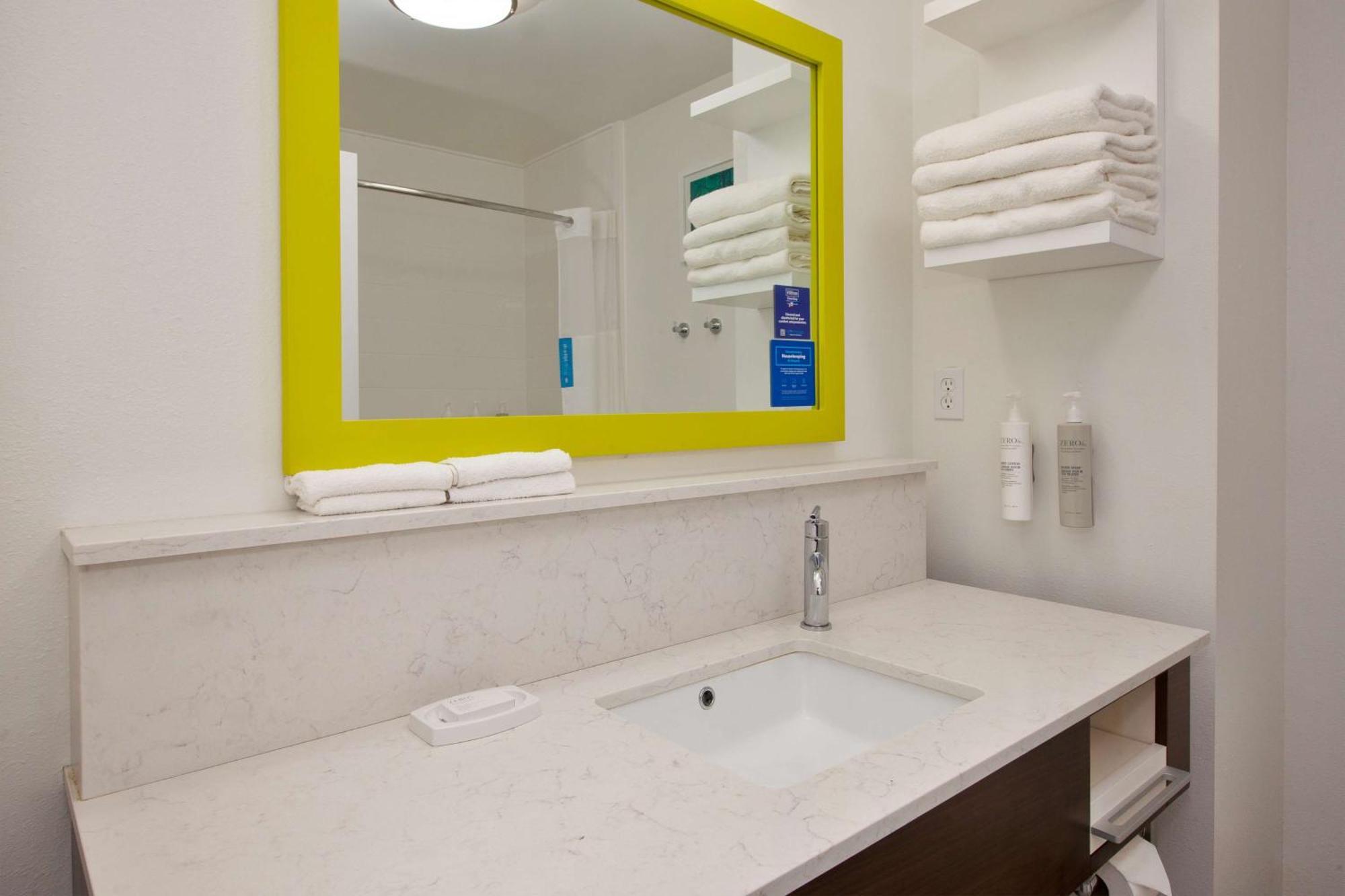 Hampton Inn Clarion Eksteriør bilde